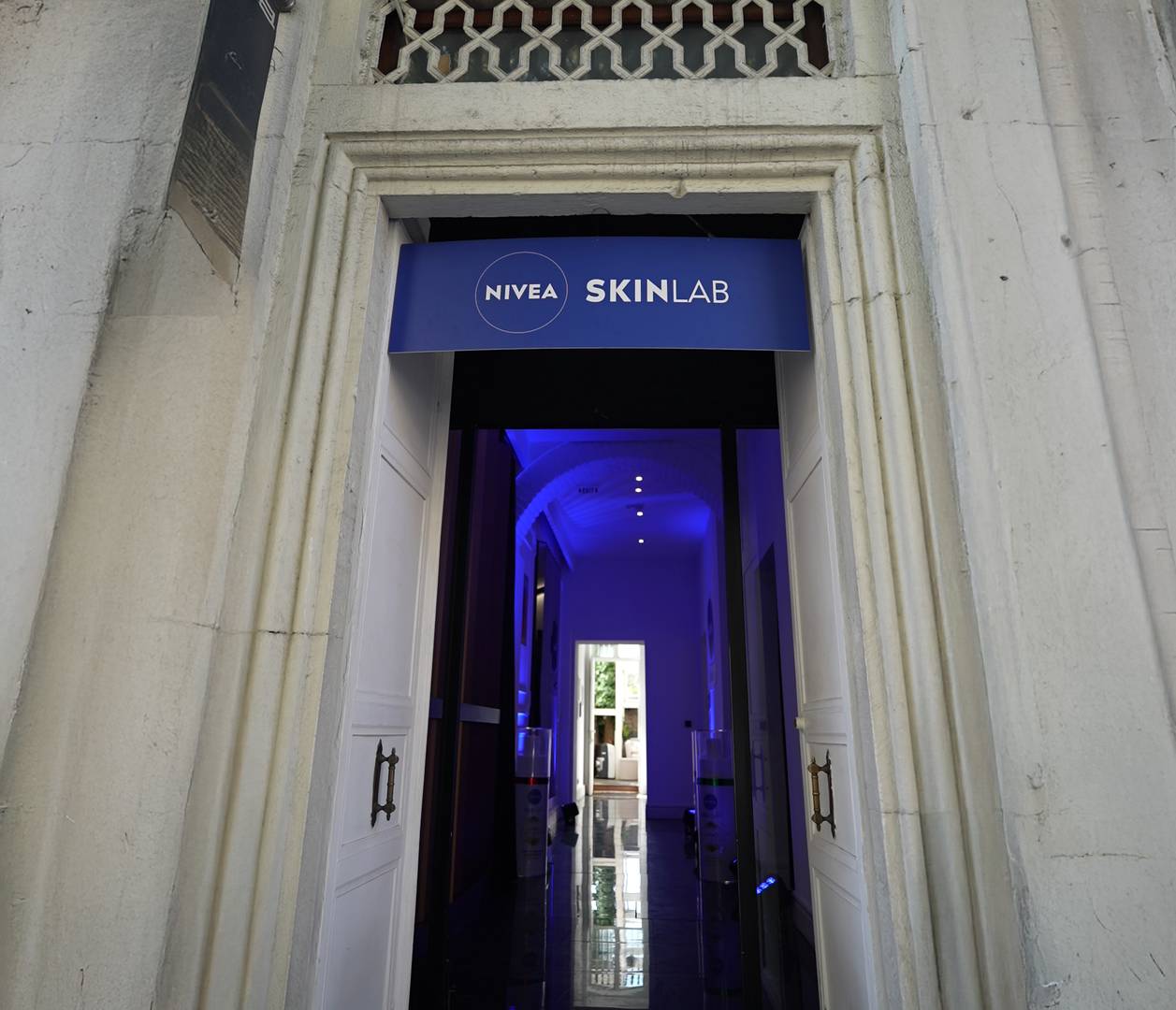 NIVEA Skin Lab: Akaretler’de Etkileşimli Yüz Bakım Deneyimi